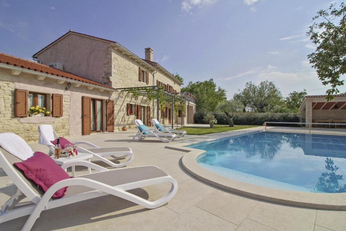Villa Marija In Pekici Svetvincenat Bagian luar foto