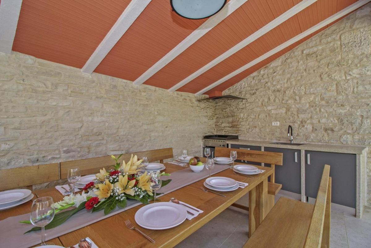 Villa Marija In Pekici Svetvincenat Bagian luar foto