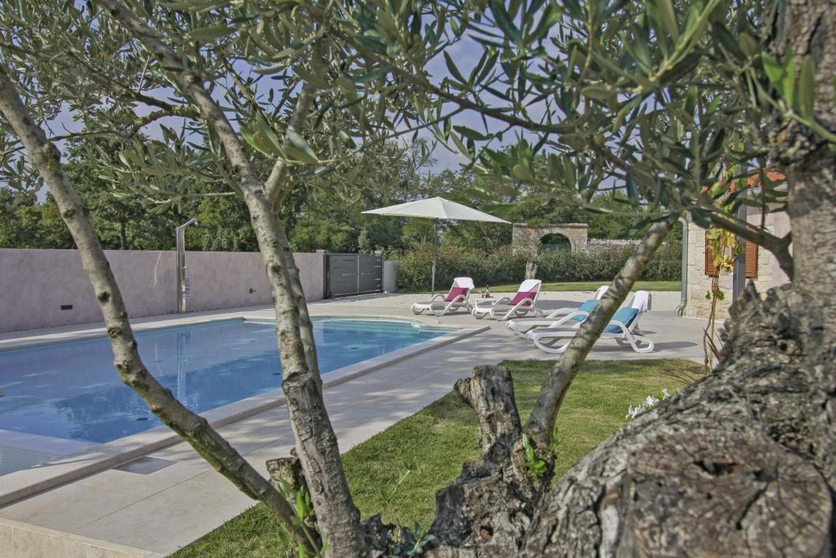 Villa Marija In Pekici Svetvincenat Bagian luar foto
